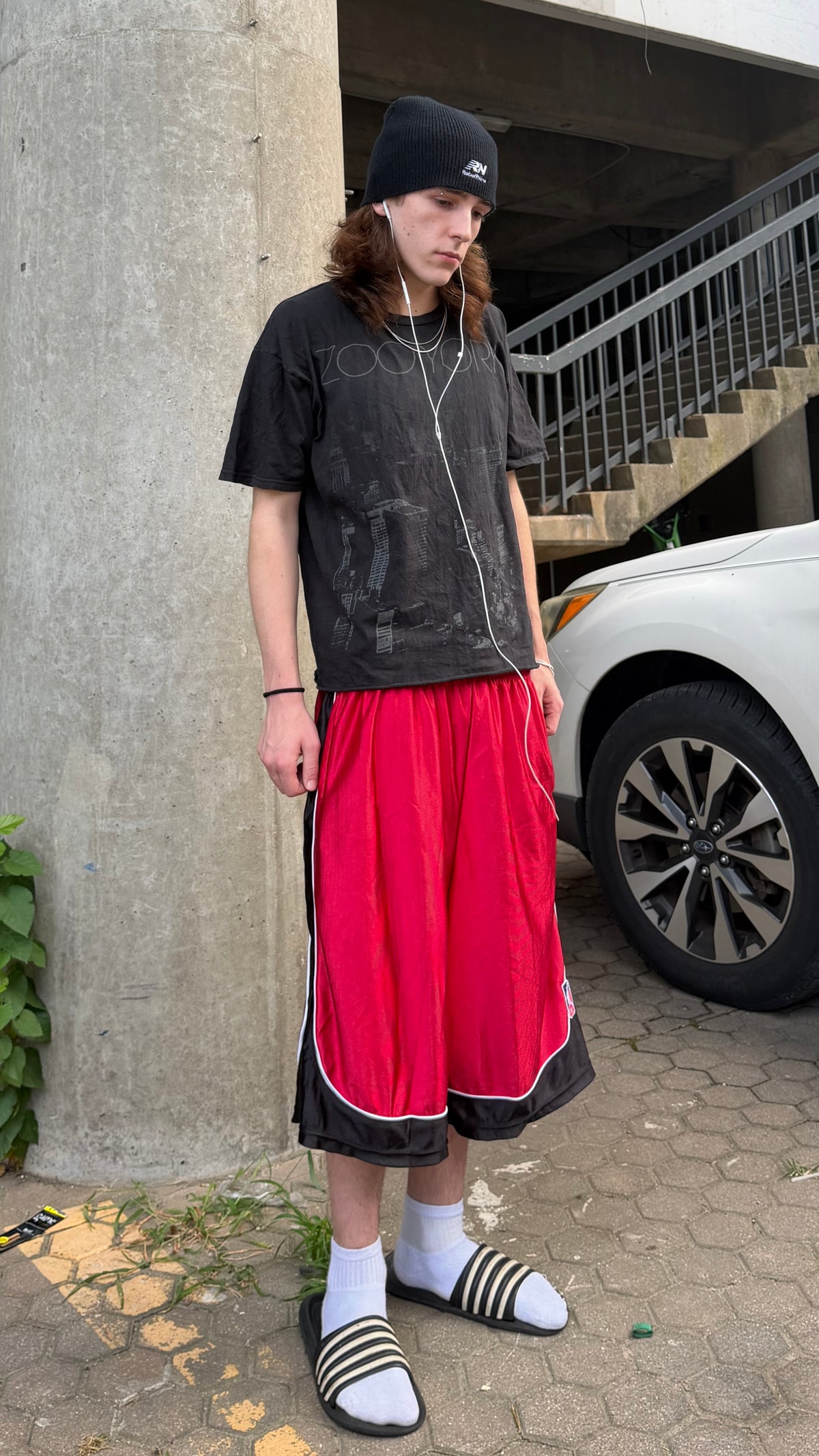3/4 Lounge Shorts (Black/Red)